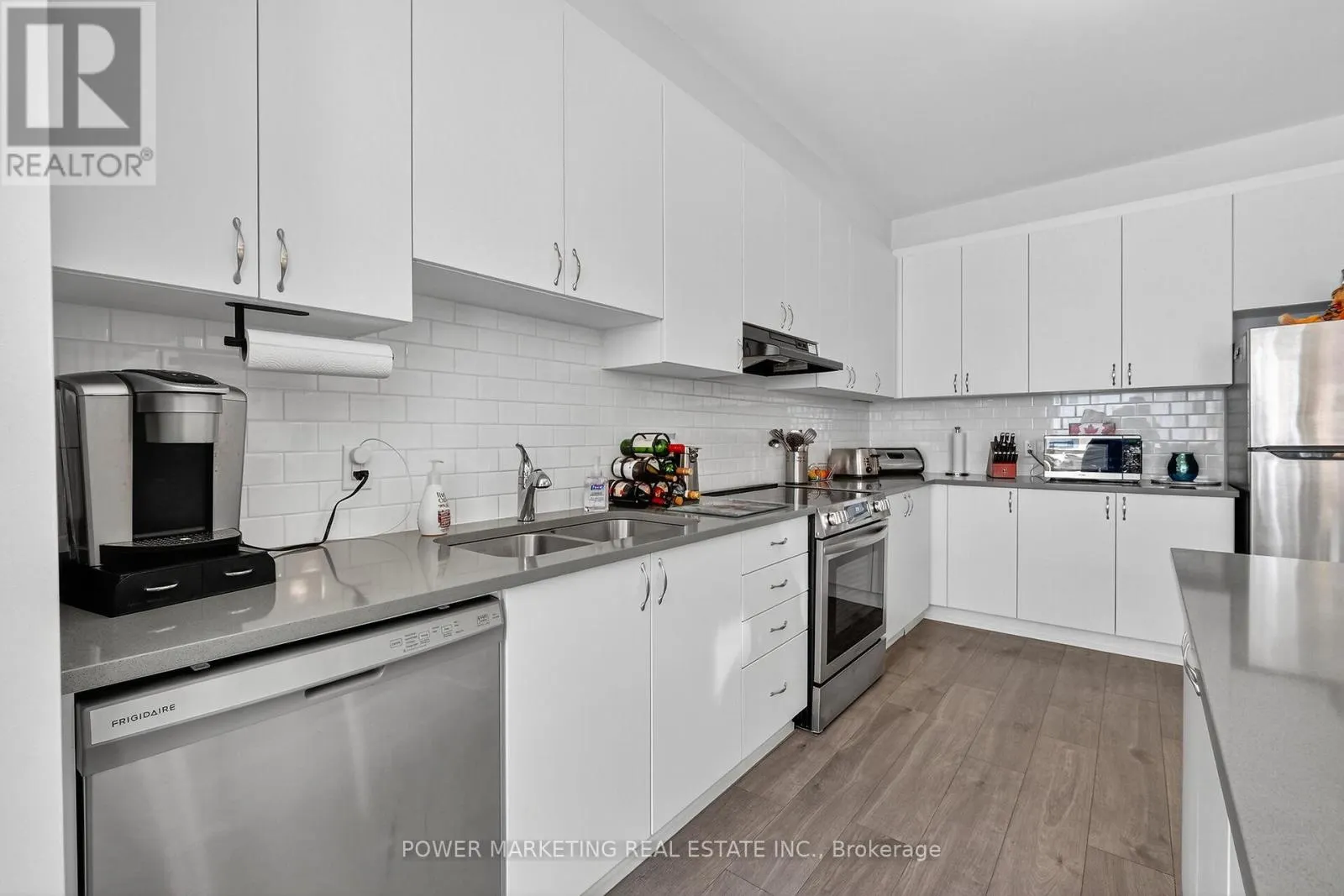 715 HYDRUS PRIVATE