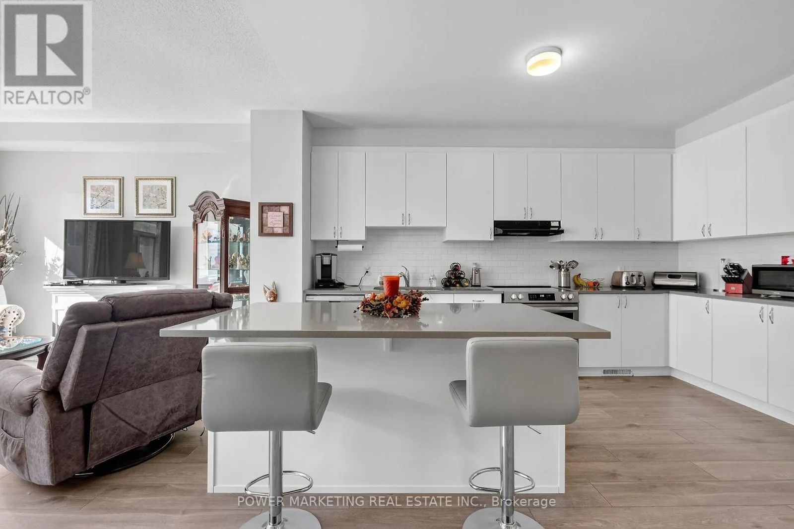 715 HYDRUS PRIVATE