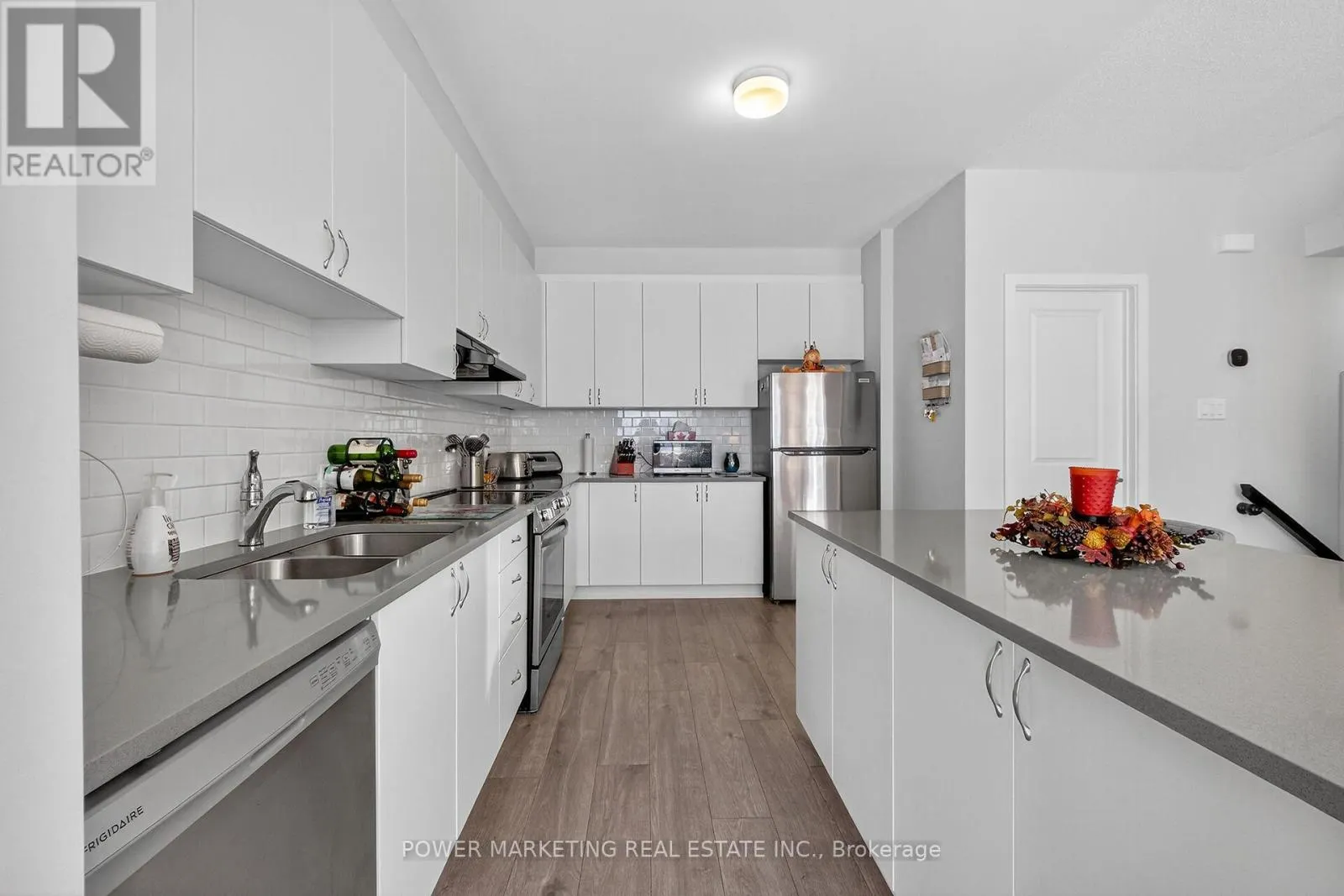 715 HYDRUS PRIVATE