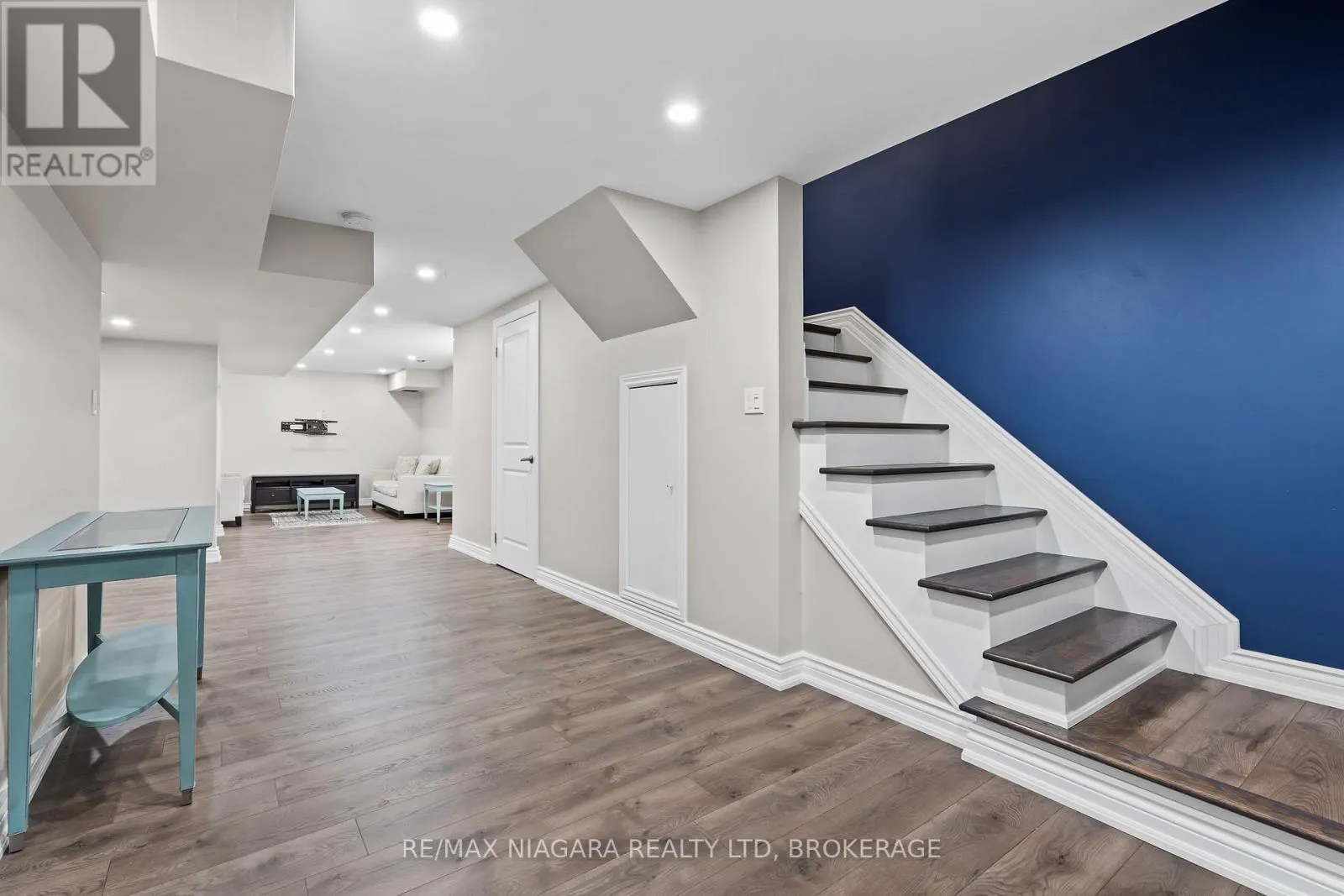 68 DOMINION CRESCENT