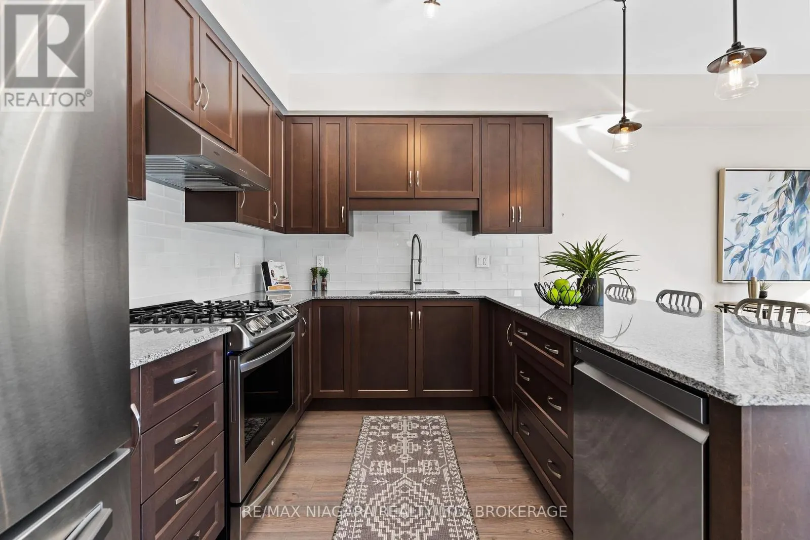 68 DOMINION CRESCENT