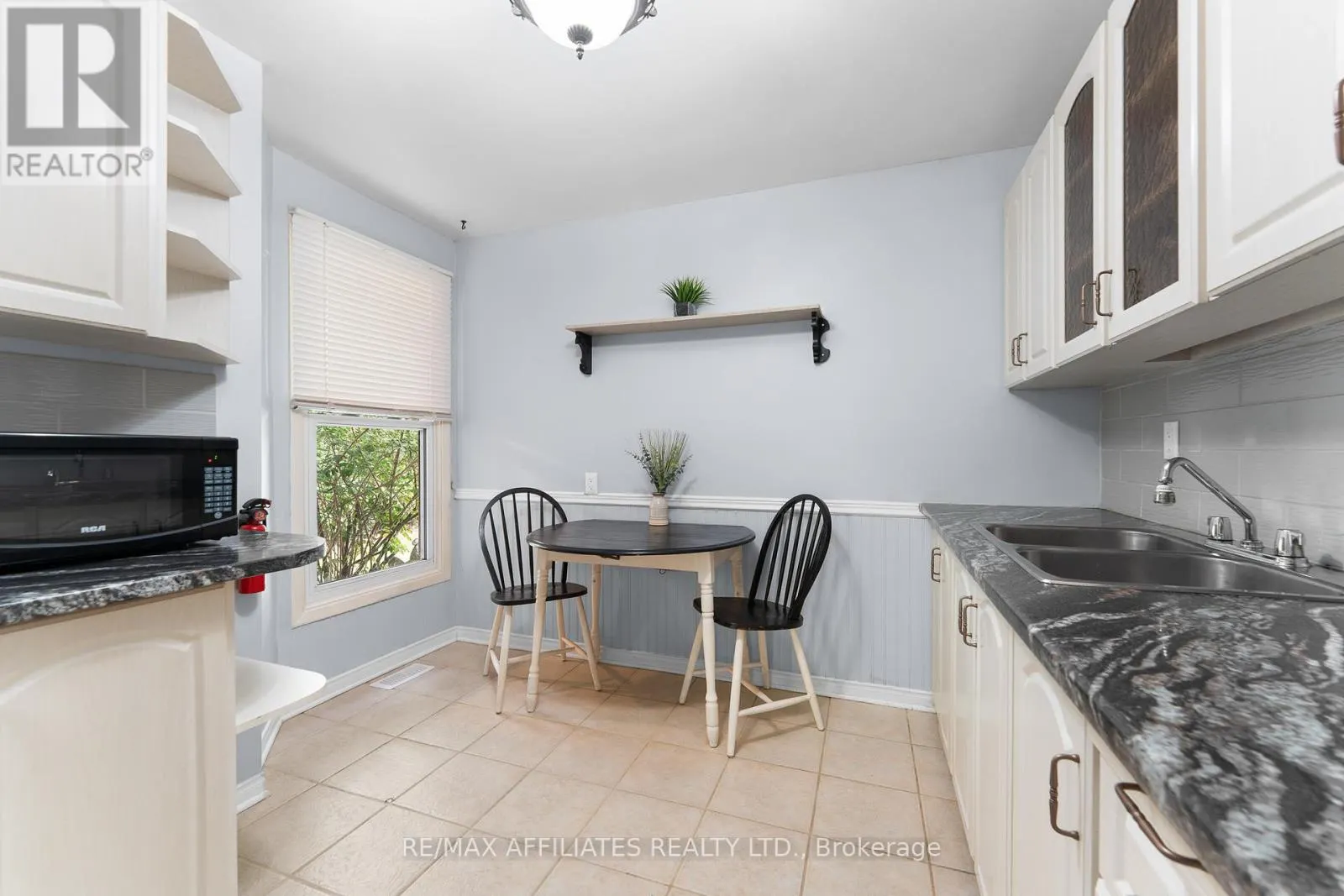 2 TEDWYN DRIVE