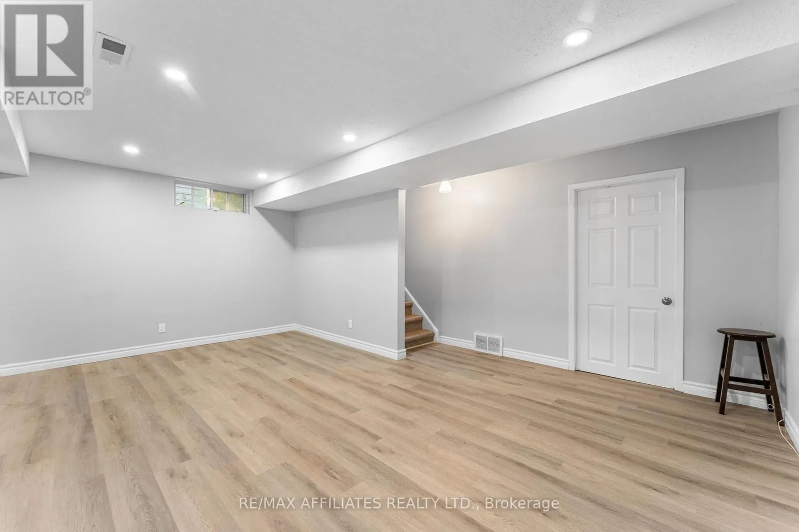2 TEDWYN DRIVE