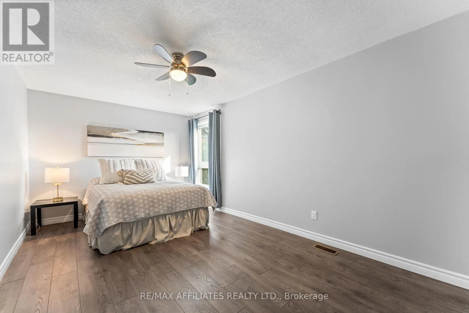 2 TEDWYN DRIVE
