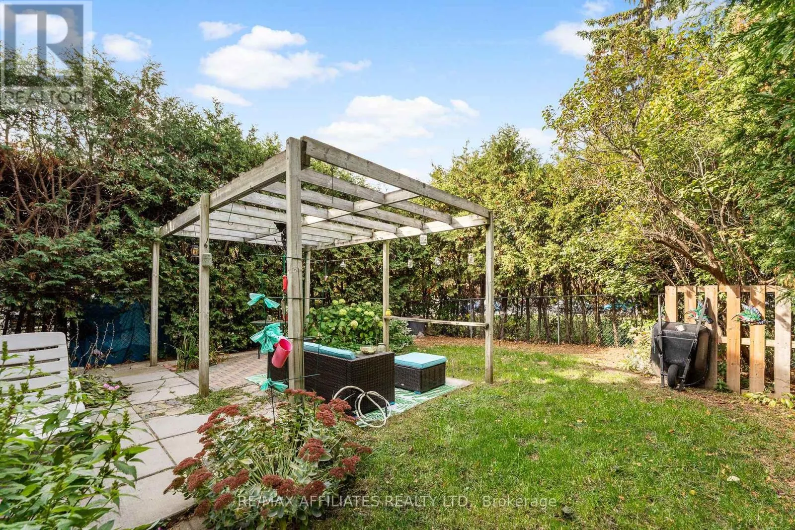 2 TEDWYN DRIVE
