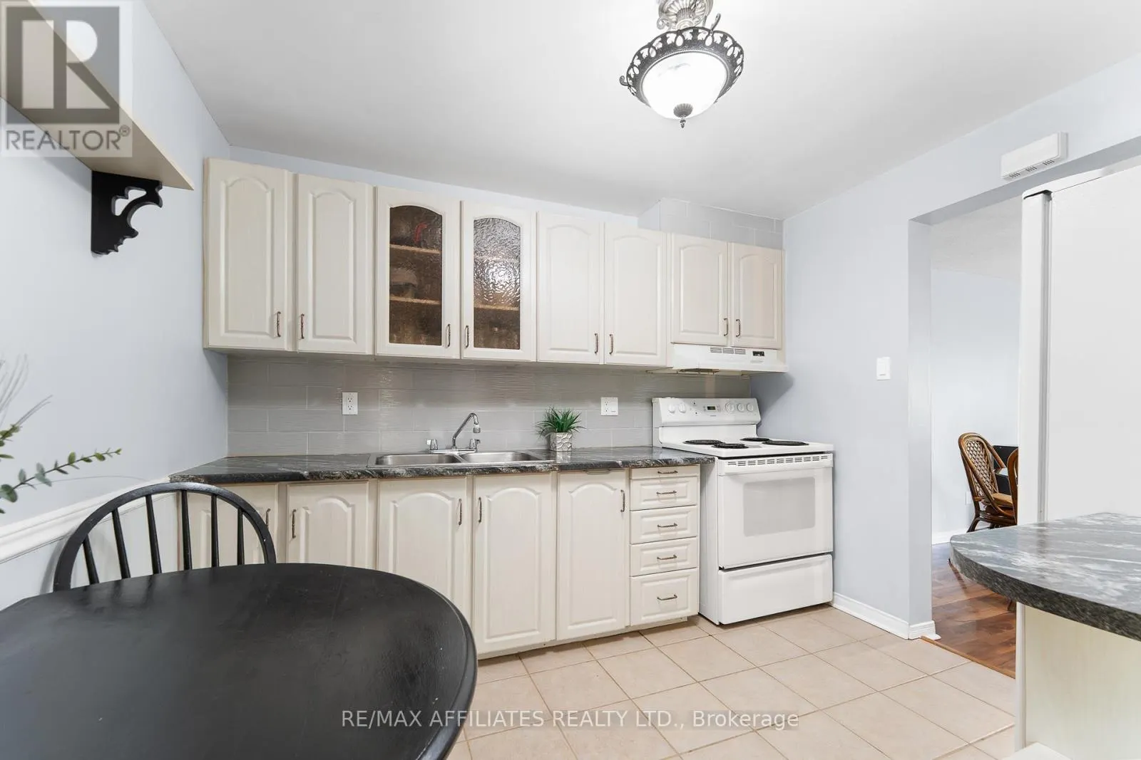 2 TEDWYN DRIVE