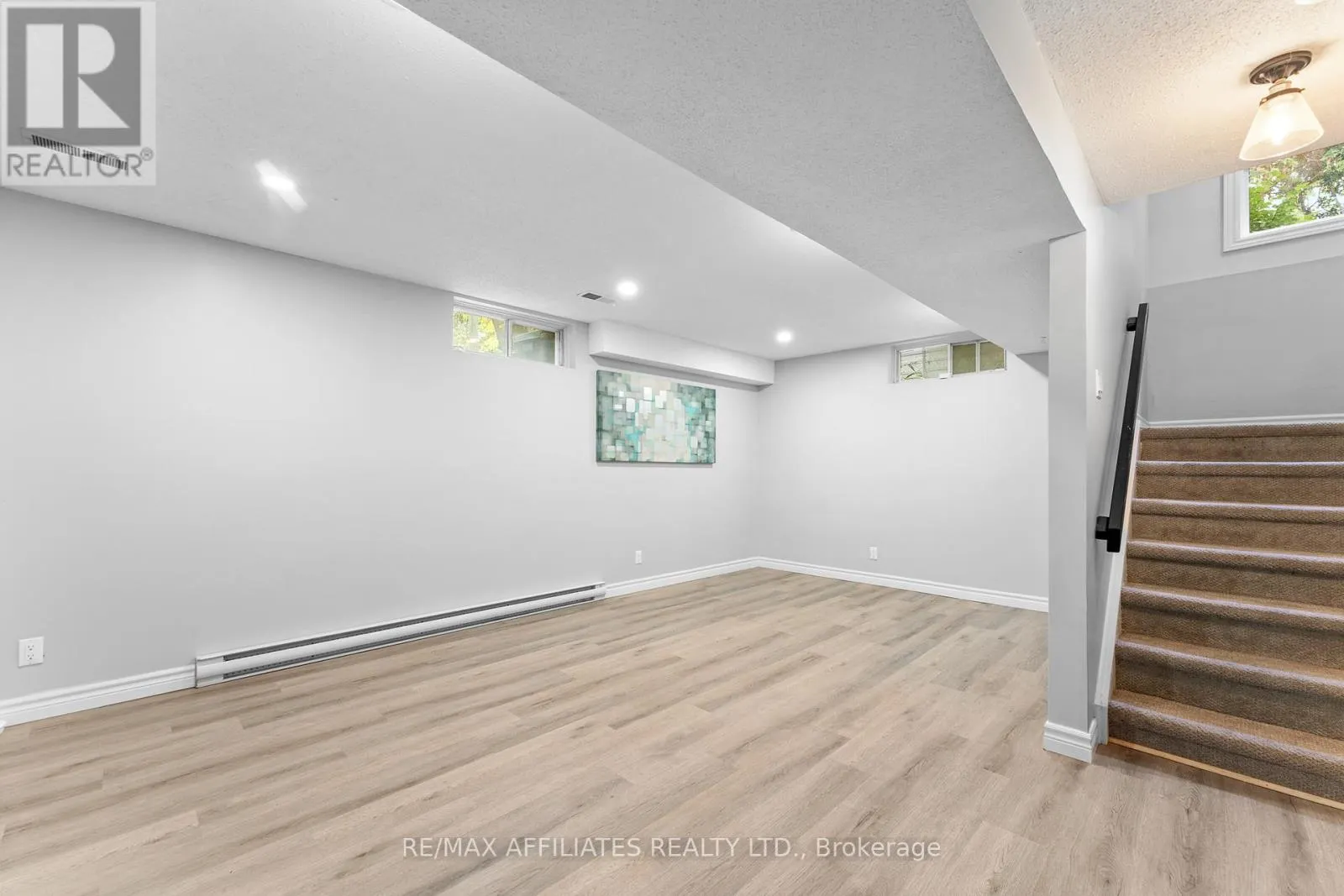 2 TEDWYN DRIVE