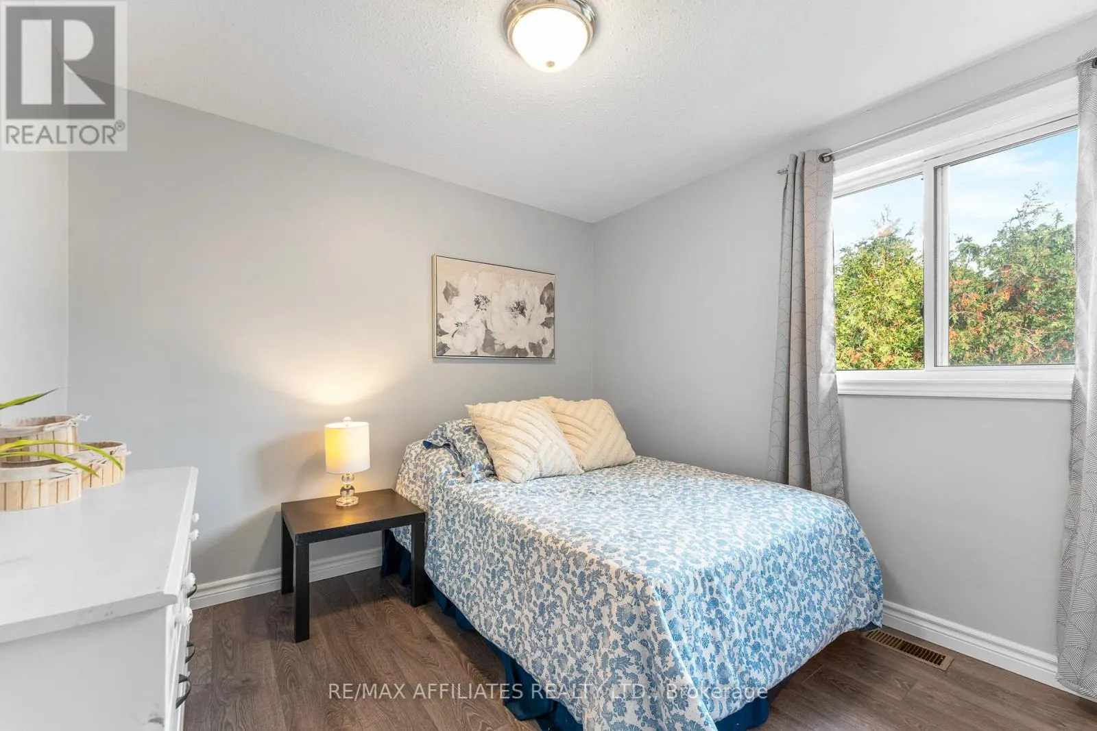 2 TEDWYN DRIVE