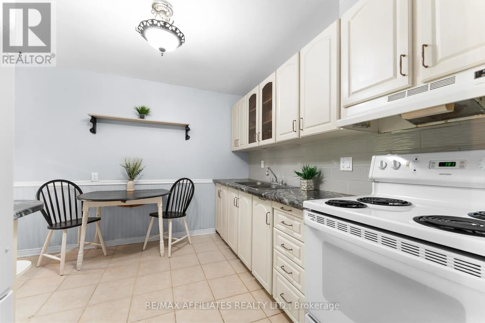 2 TEDWYN DRIVE