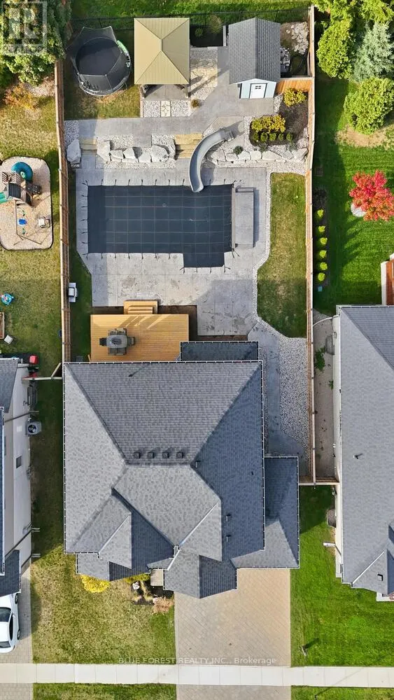 12 VIOLET COURT