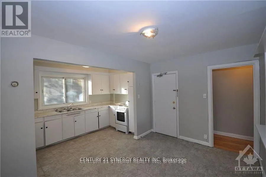 3 - 151 HOLMWOOD AVENUE