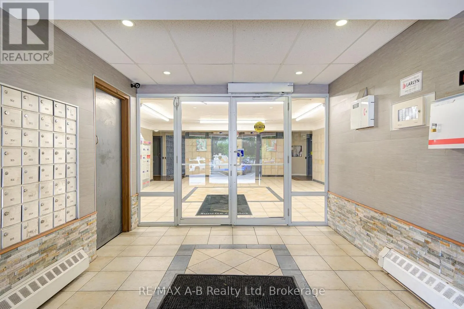 101 - 583 MORNINGTON AVENUE, #101