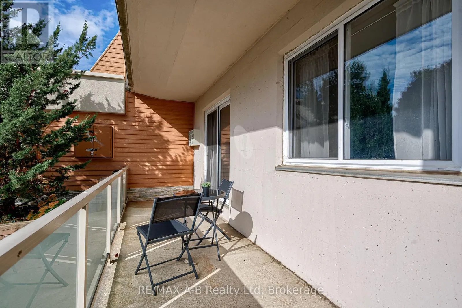 101 - 583 MORNINGTON AVENUE, #101