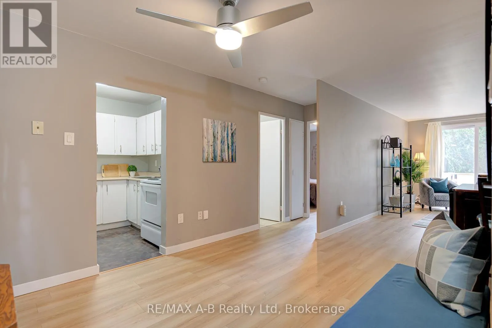 101 - 583 MORNINGTON AVENUE, #101