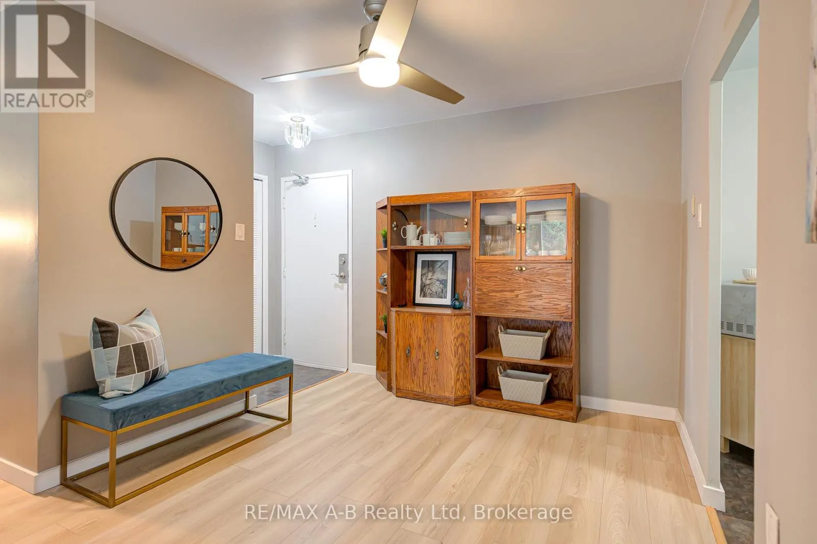 101 - 583 MORNINGTON AVENUE, #101