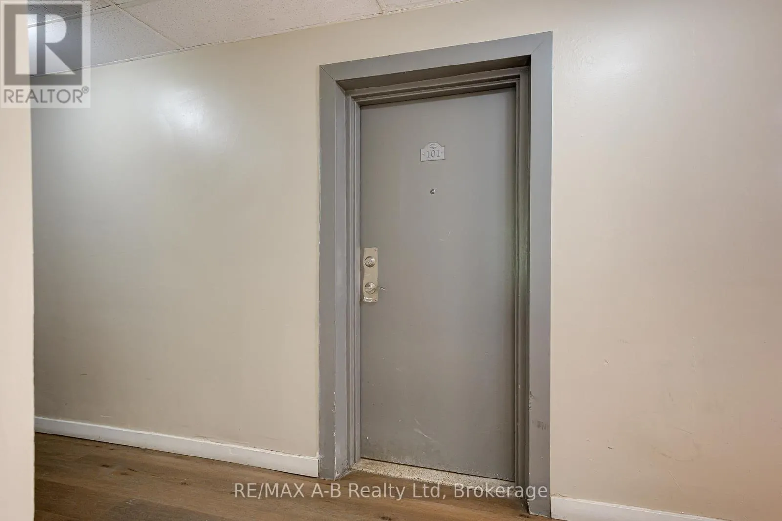 101 - 583 MORNINGTON AVENUE, #101
