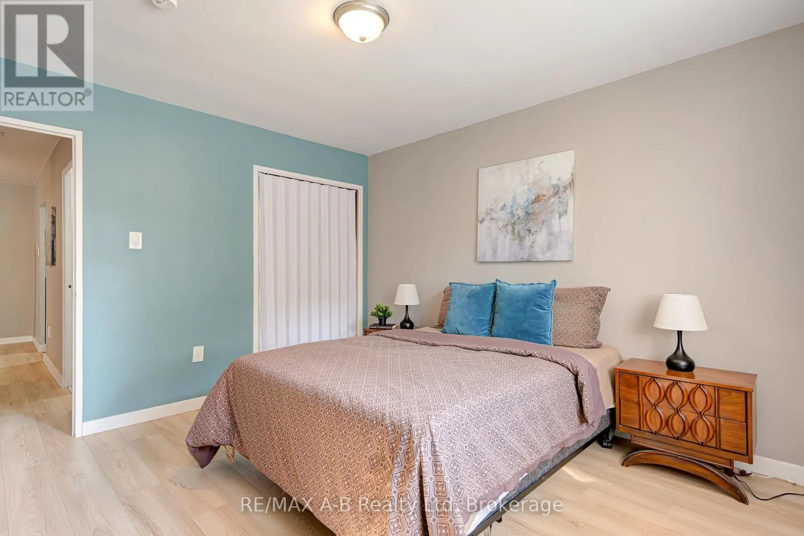 101 - 583 MORNINGTON AVENUE, #101