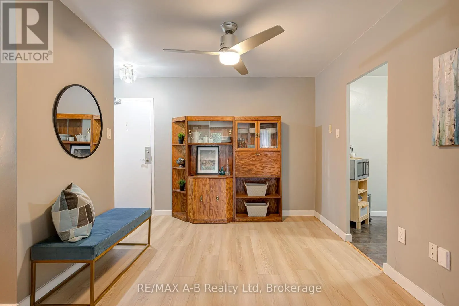 101 - 583 MORNINGTON AVENUE, #101