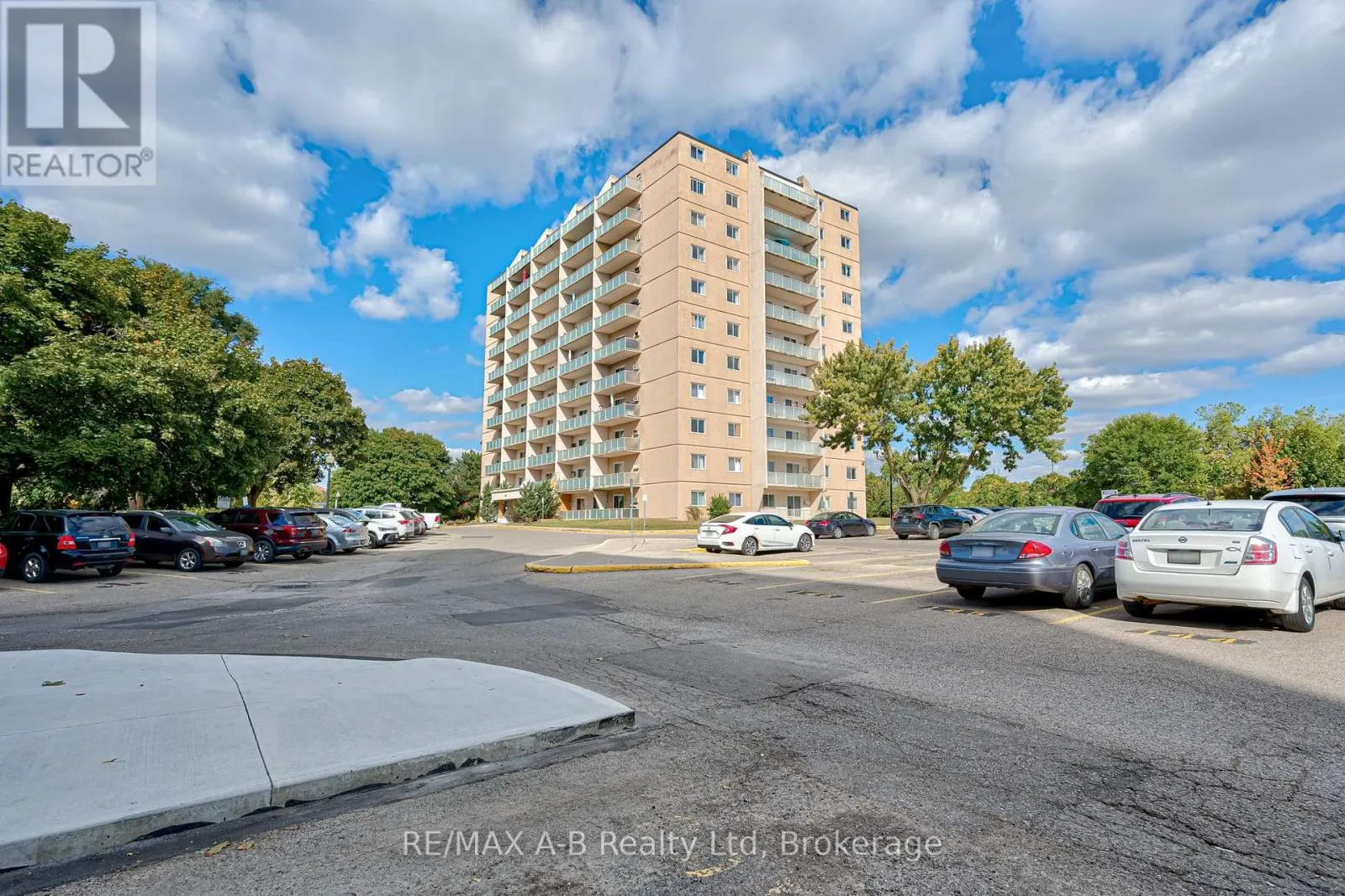101 - 583 MORNINGTON AVENUE, #101