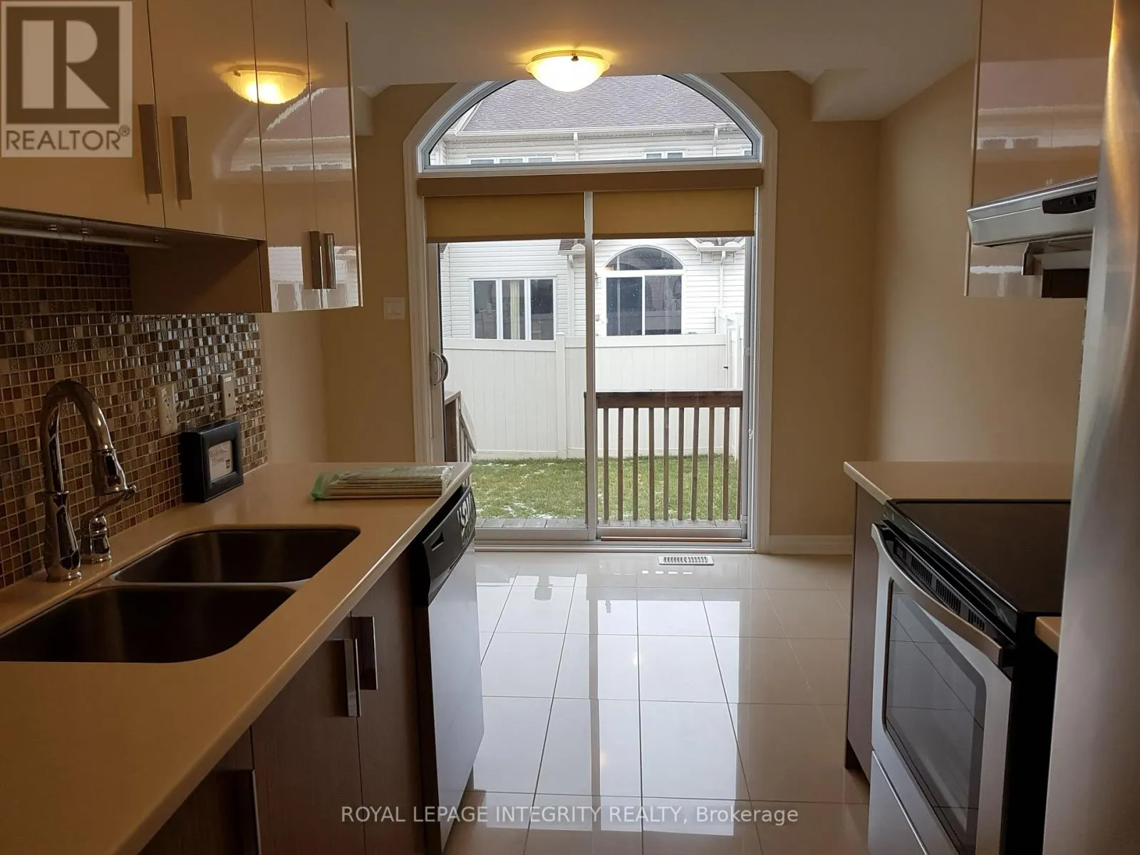 348 TOURMALINE CRESCENT