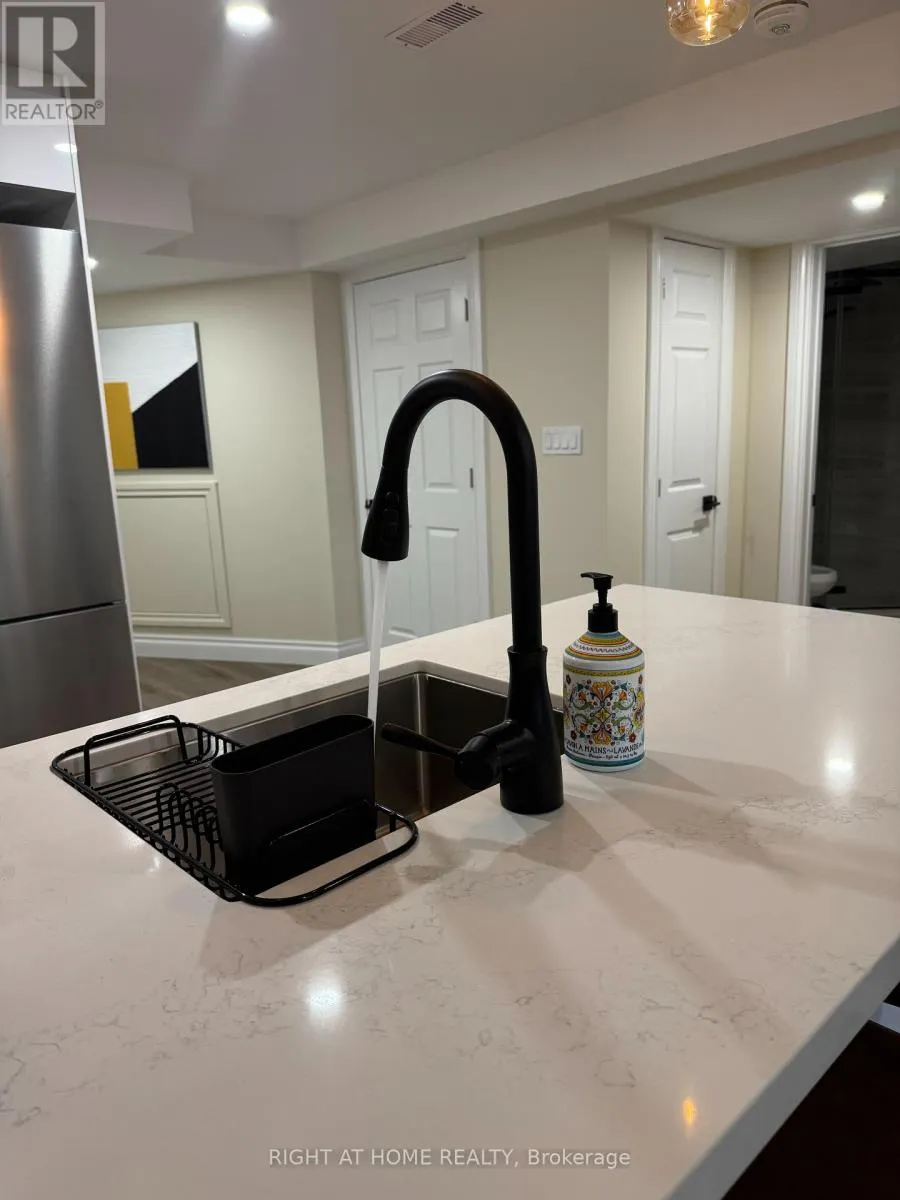 LOWER - 174 CURZON CRESCENT