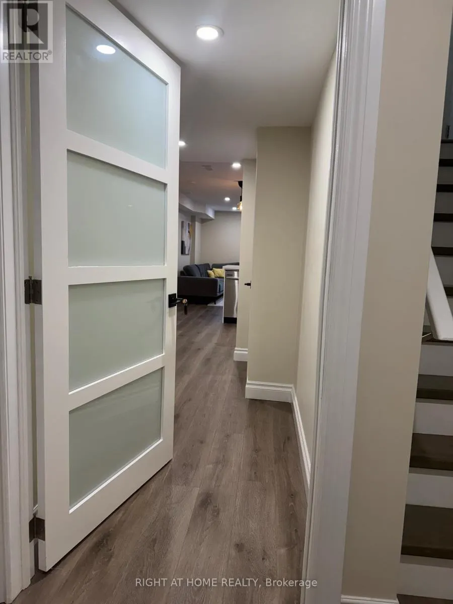 LOWER - 174 CURZON CRESCENT