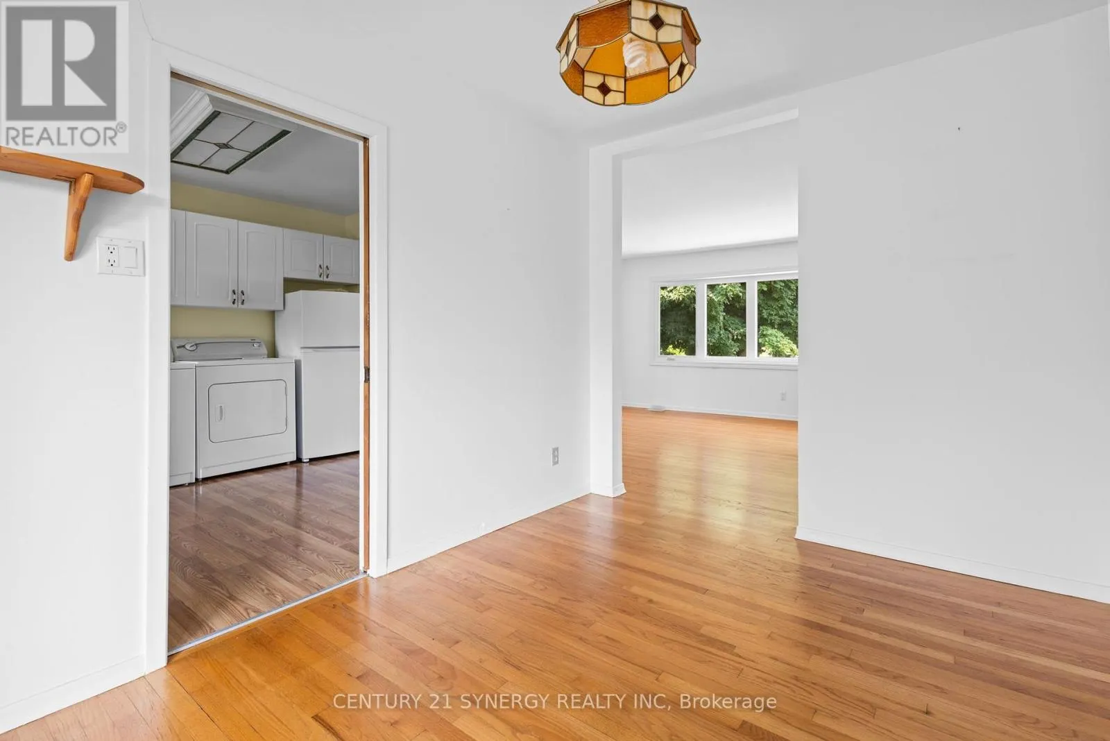 20 PARKSIDE CRESCENT