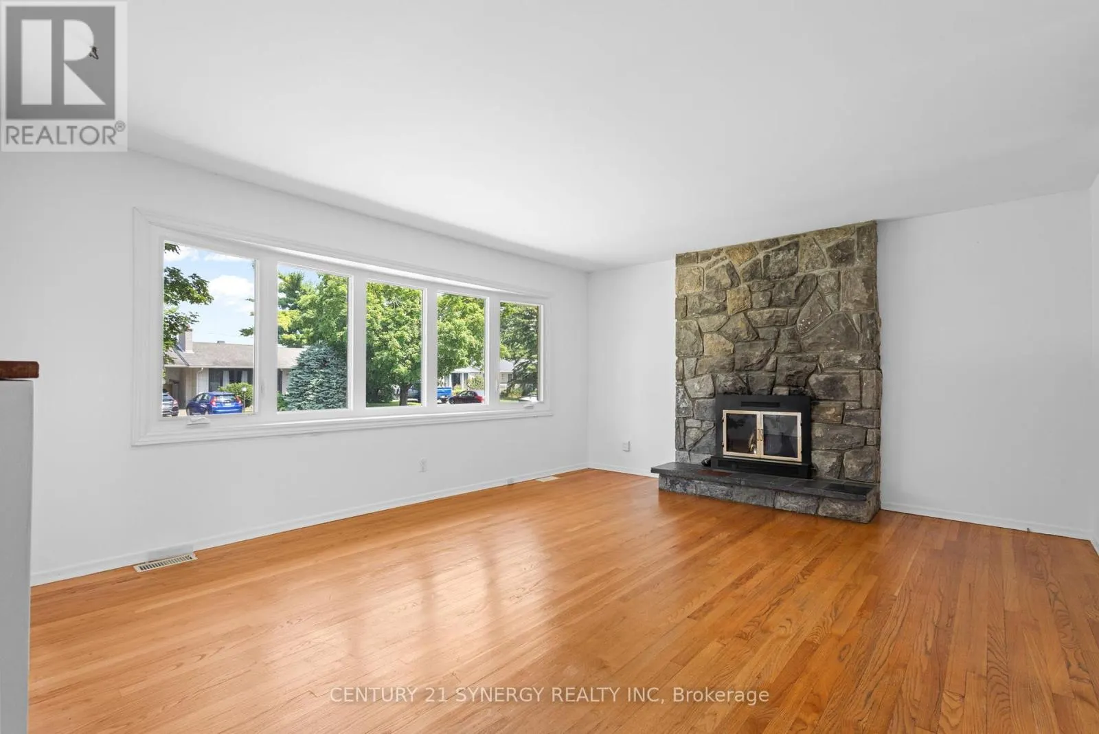 20 PARKSIDE CRESCENT