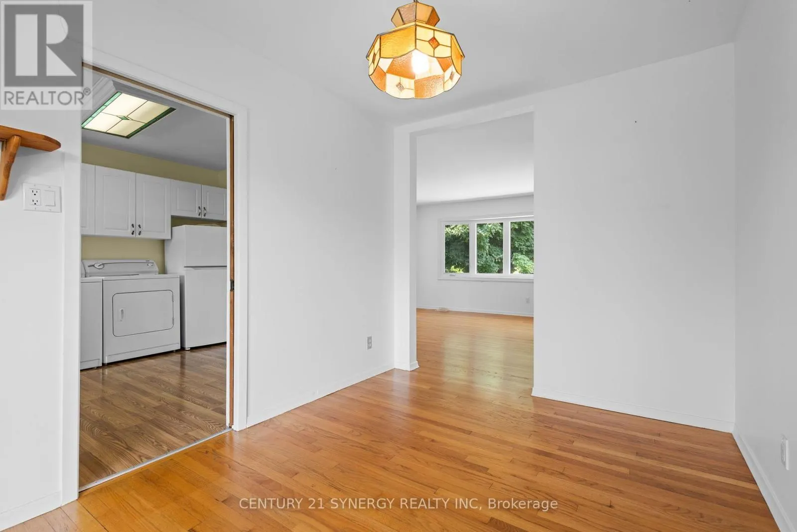 20 PARKSIDE CRESCENT