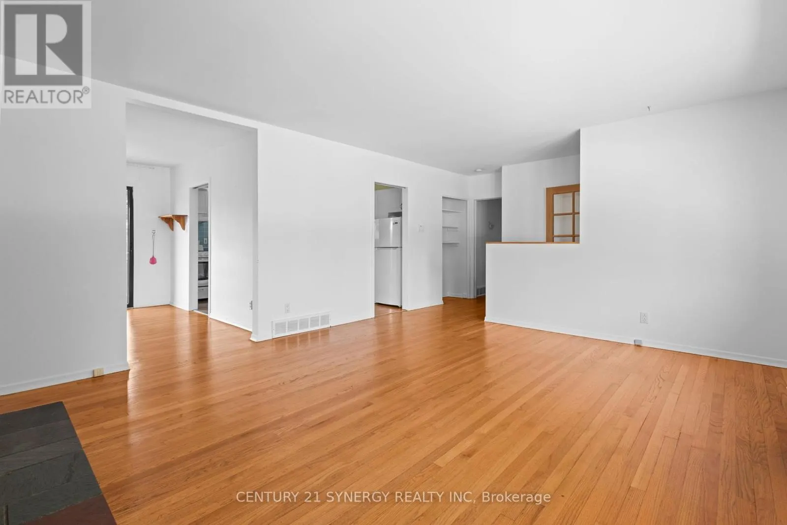 20 PARKSIDE CRESCENT