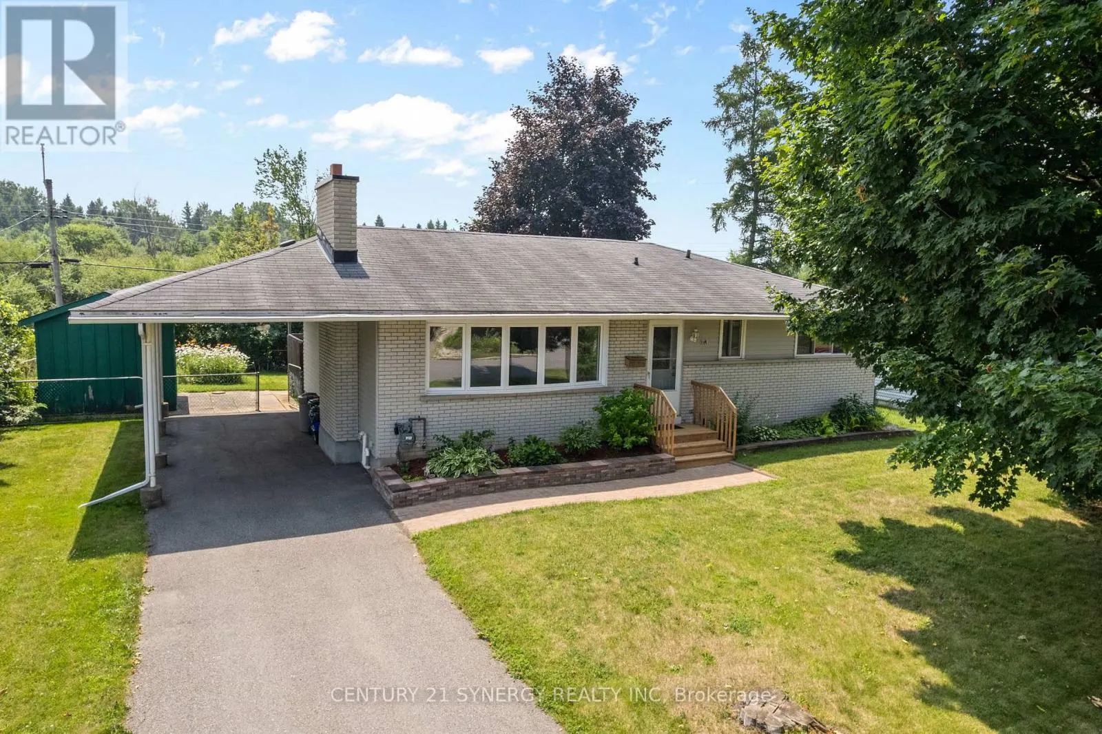 20 PARKSIDE CRESCENT