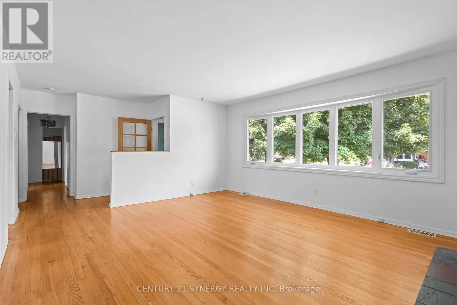 20 PARKSIDE CRESCENT