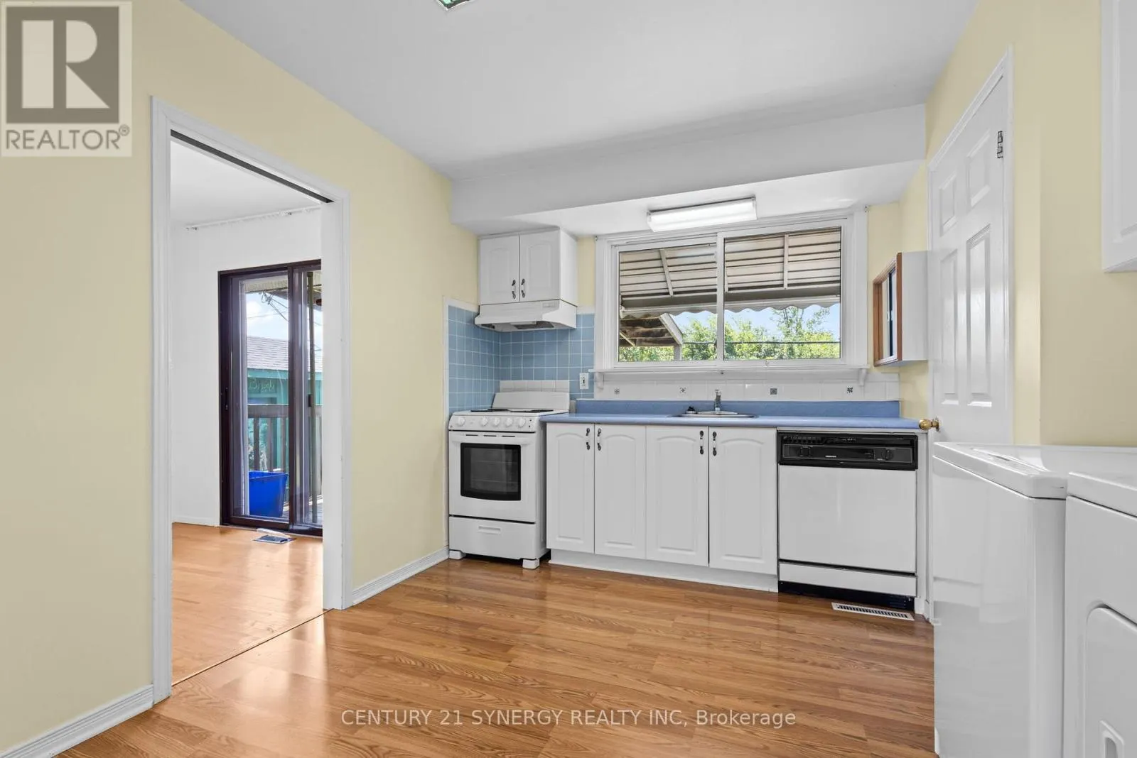 20 PARKSIDE CRESCENT
