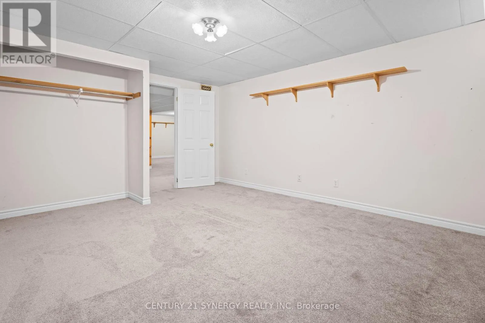 20 PARKSIDE CRESCENT