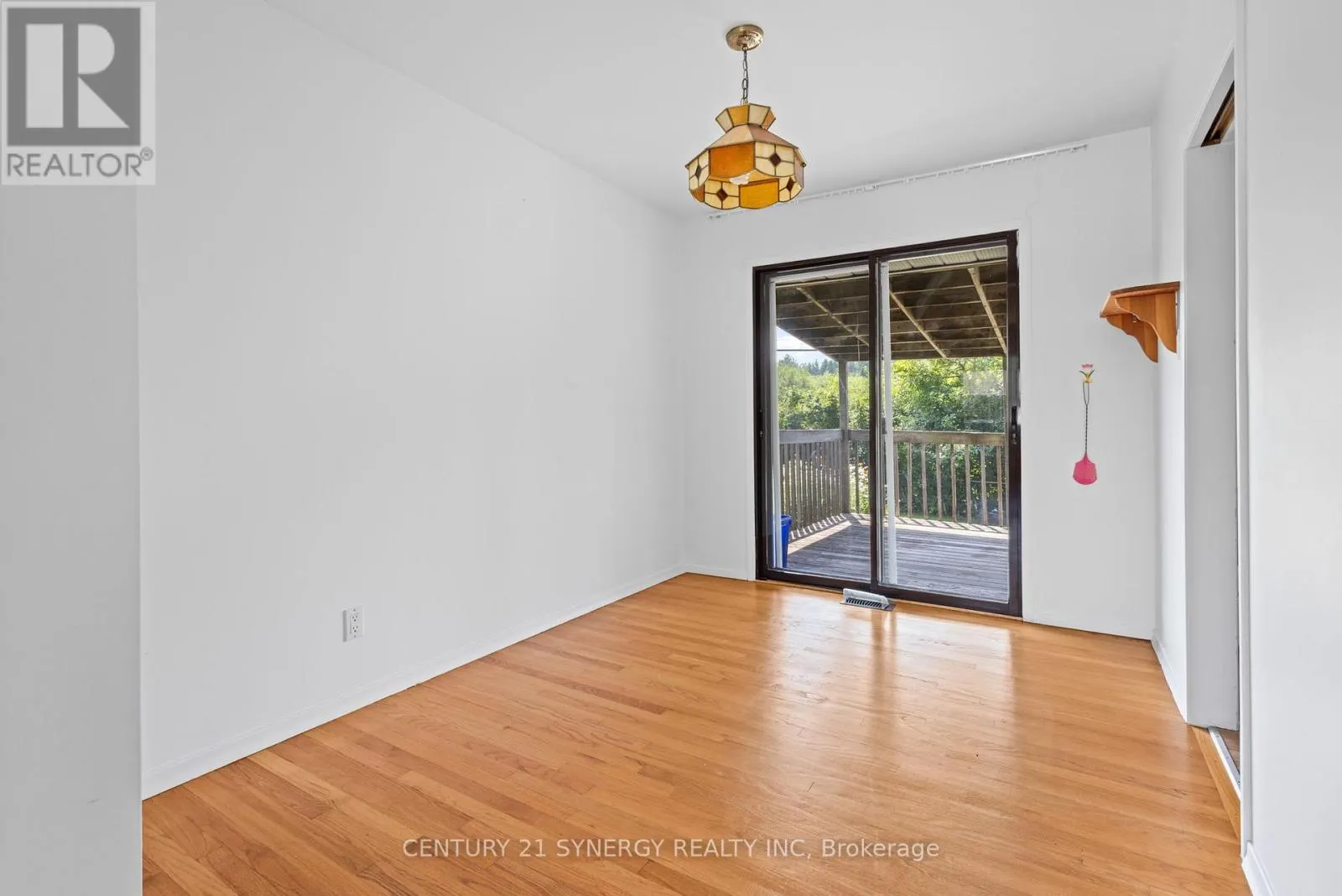 20 PARKSIDE CRESCENT