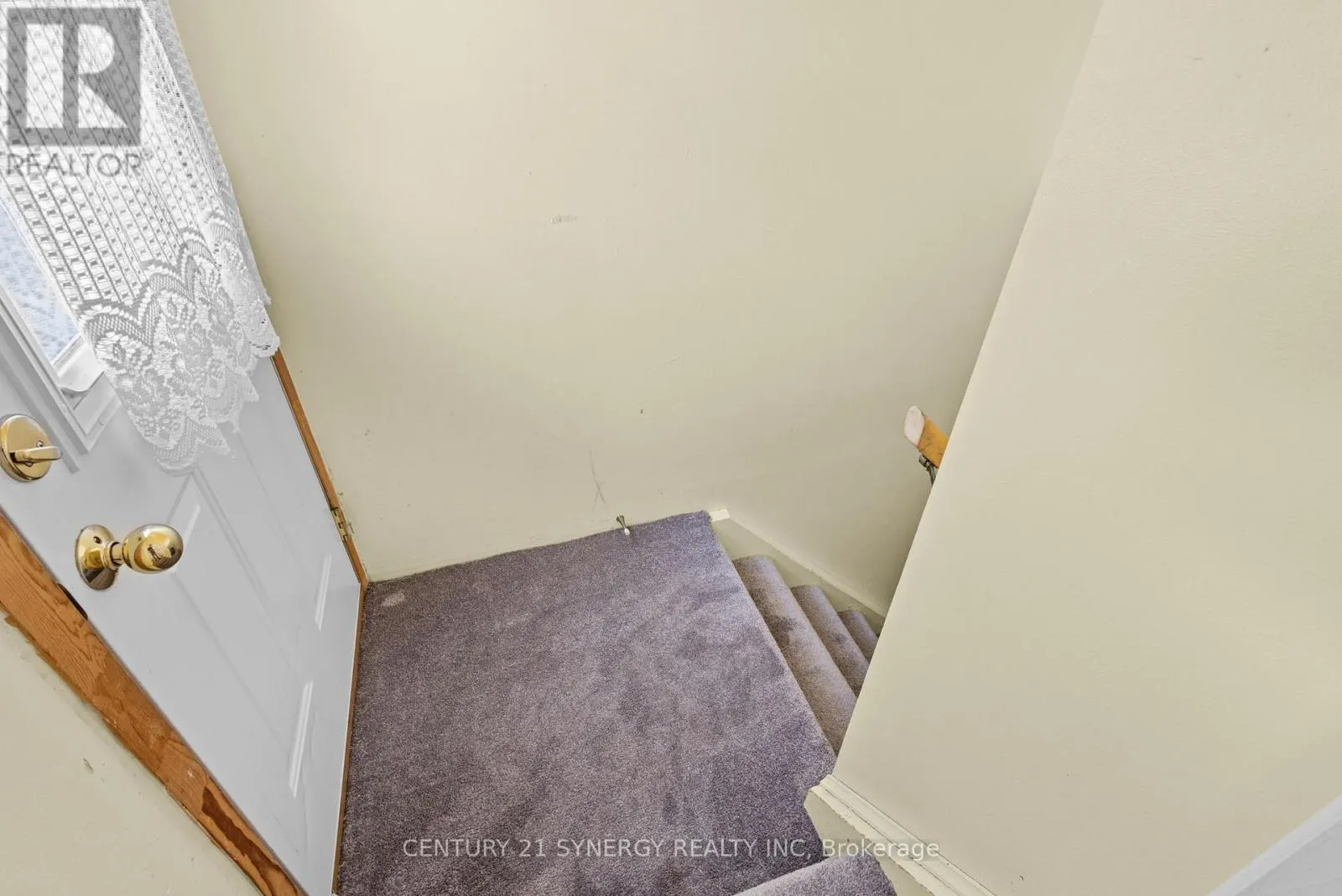 20 PARKSIDE CRESCENT