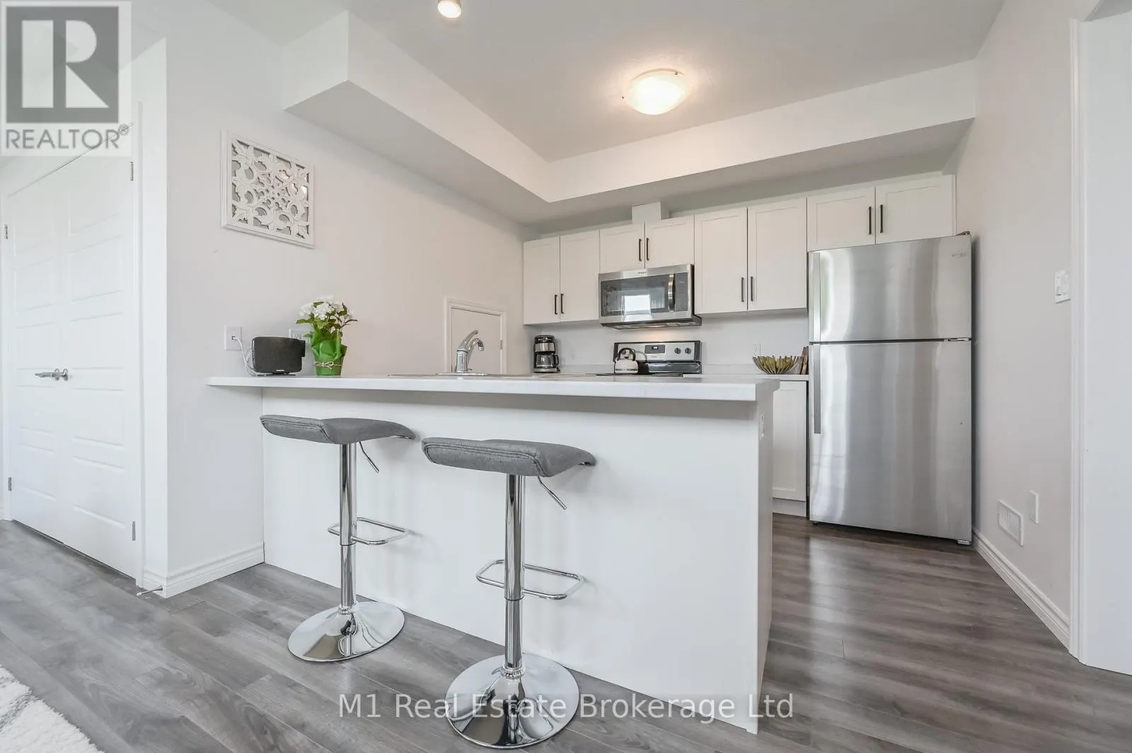 LOWER UNIT - 898D GZOWSKI STREET, #Lower Unit