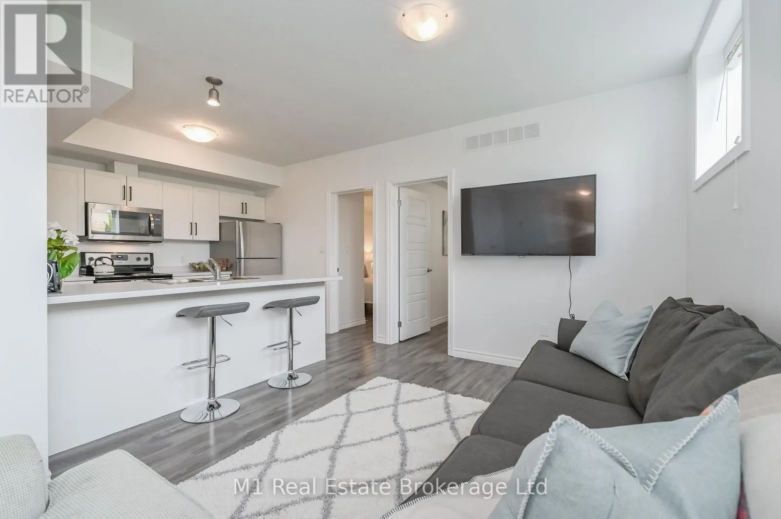 LOWER UNIT - 898D GZOWSKI STREET, #Lower Unit