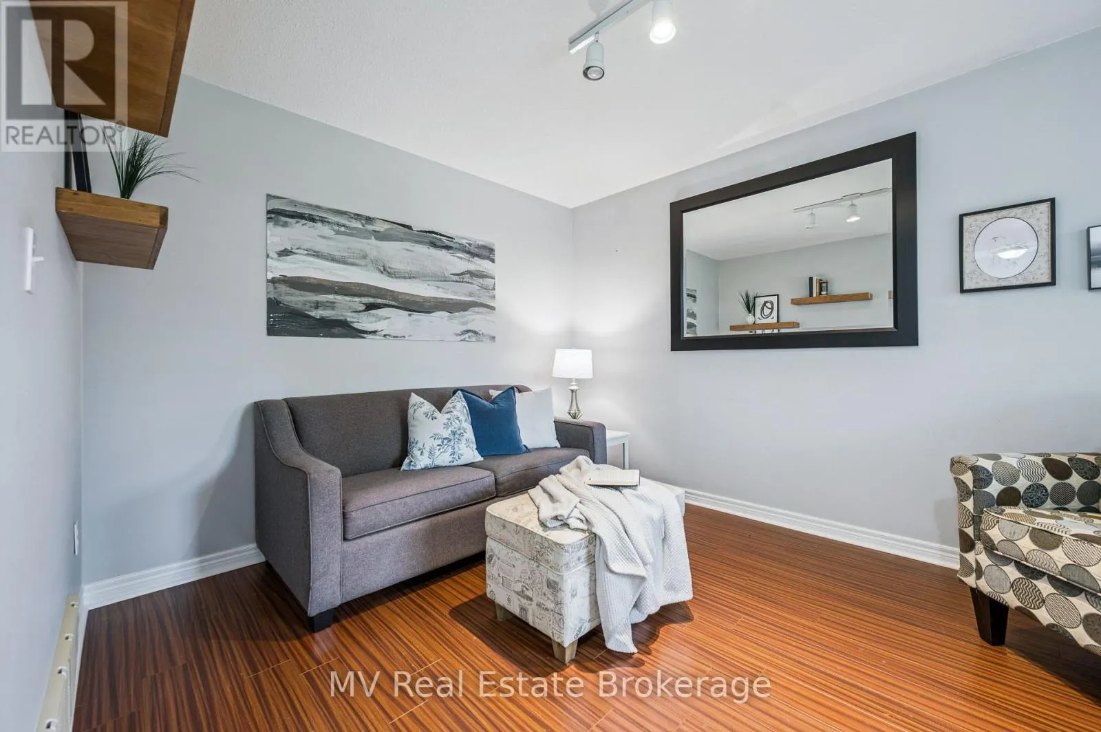 539 BLACK STREET