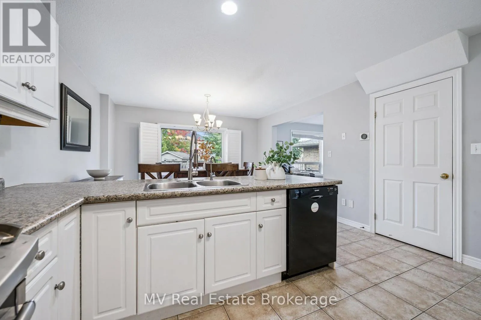 539 BLACK STREET