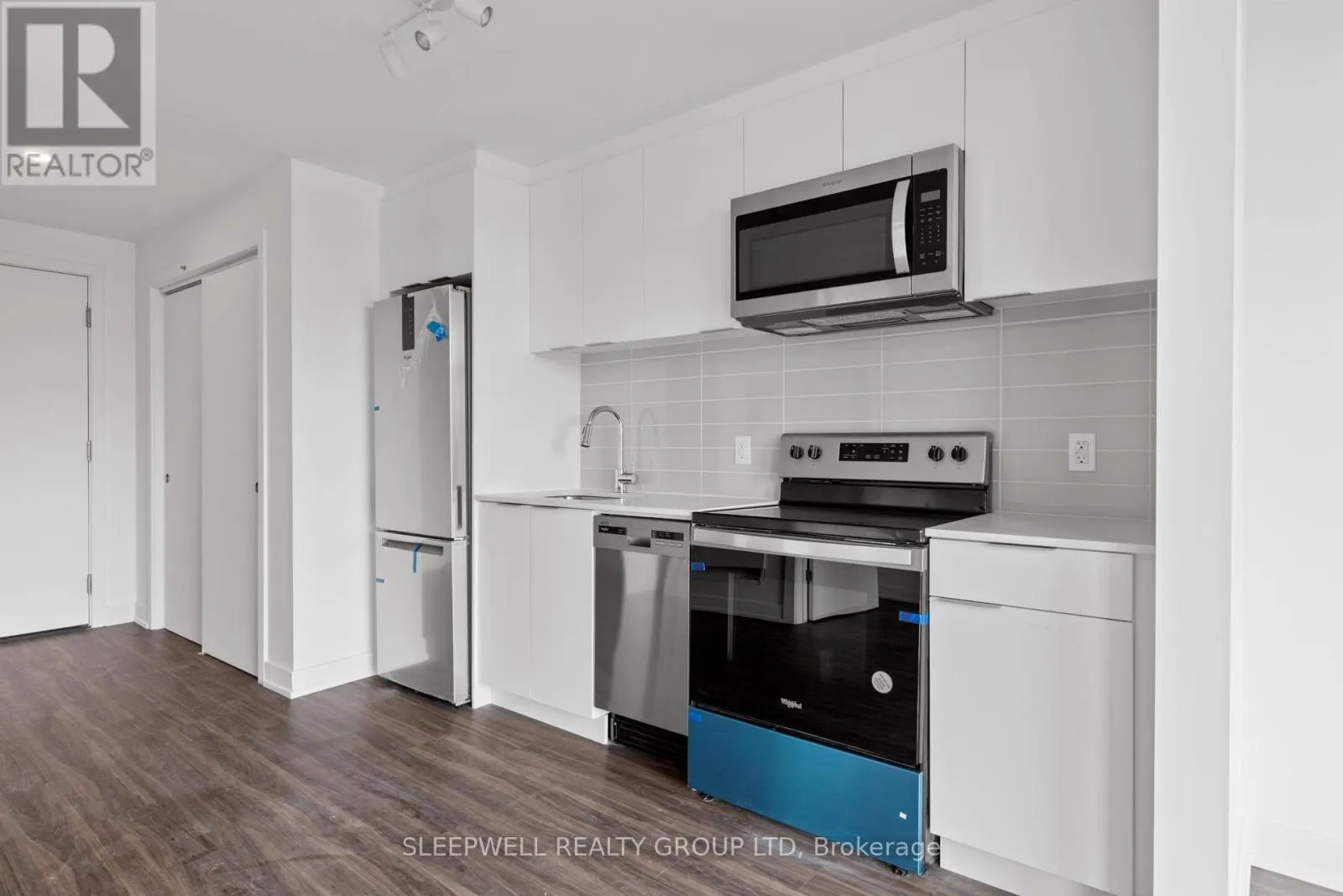 409 - 820 ARCHIBALD STREET