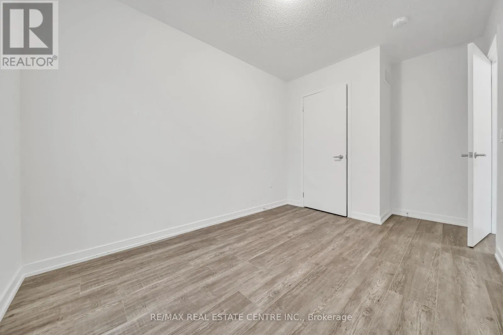 30 - 170 ATTWATER DRIVE