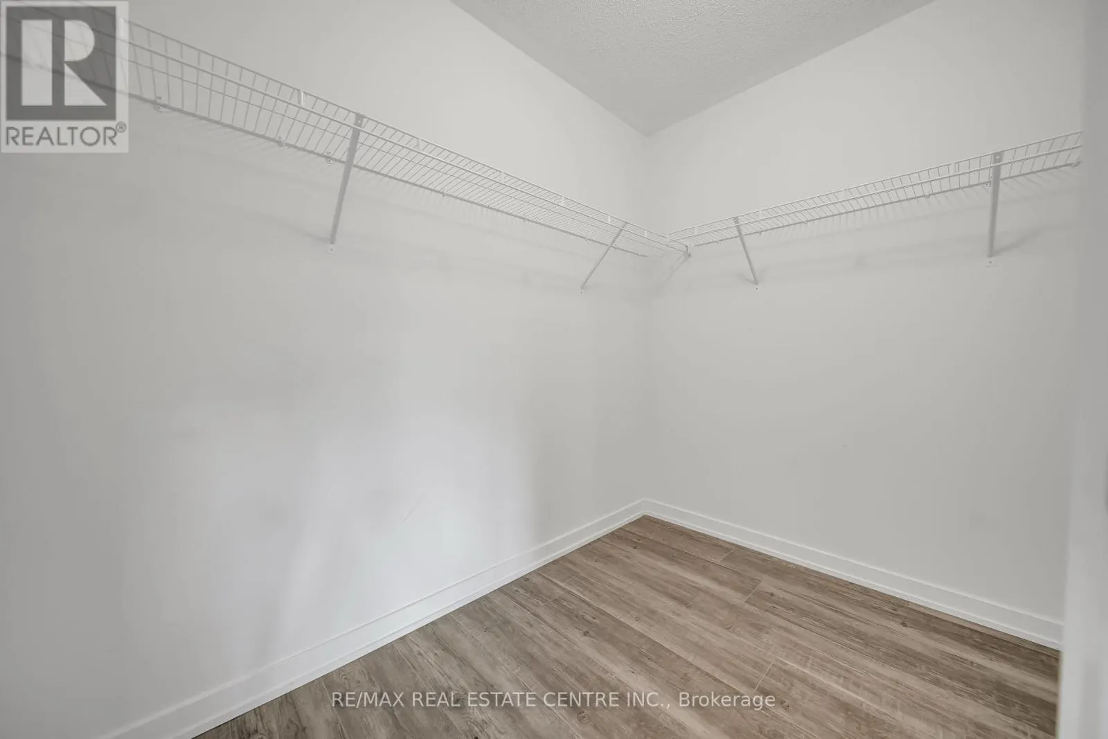 30 - 170 ATTWATER DRIVE