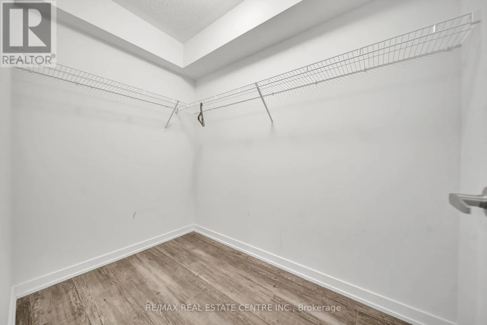 30 - 170 ATTWATER DRIVE