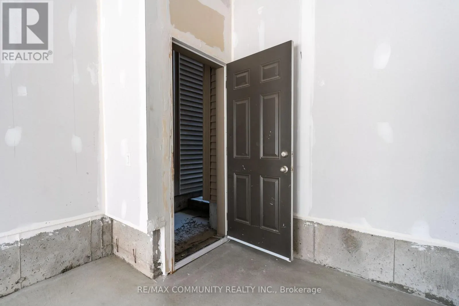 523 WORDEN STREET