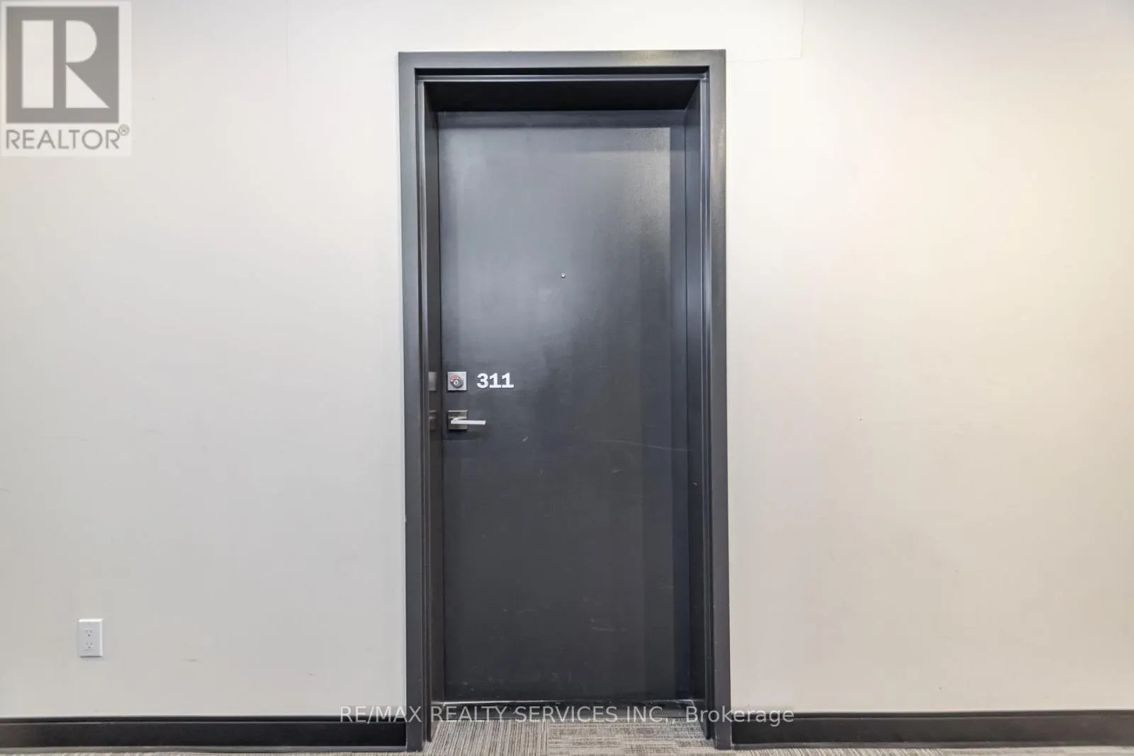 311 - 690 KING STREET W
