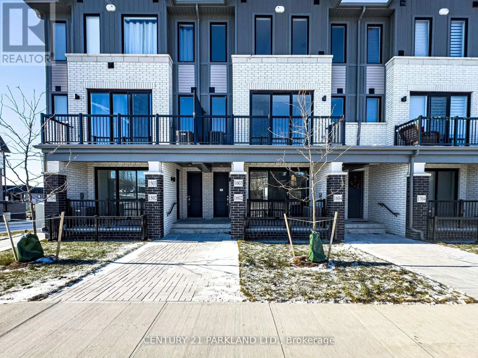 1602 - 160 DENSMORE ROAD