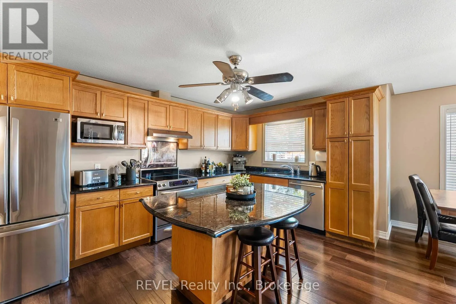 35 HUNTER DRIVE
