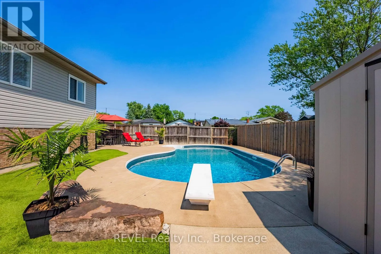 35 HUNTER DRIVE