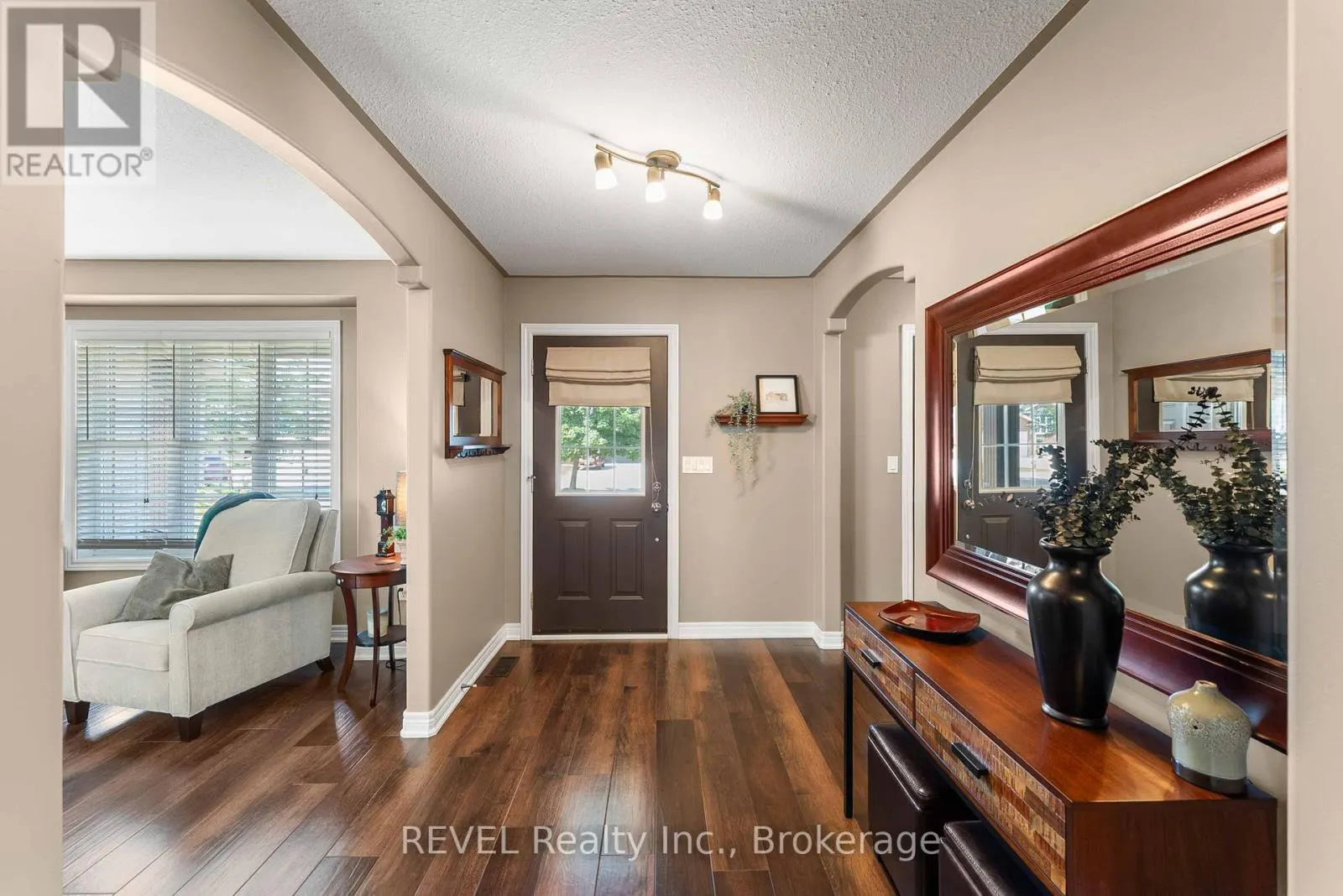 35 HUNTER DRIVE